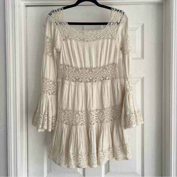 FREE PEOPLE White Crochet Lace Tiered Mini Dress Long Bell Sleeves 4 - Picture 3 of 12